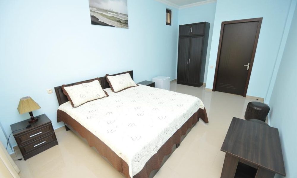 booking120376_41120376_637379536907146627